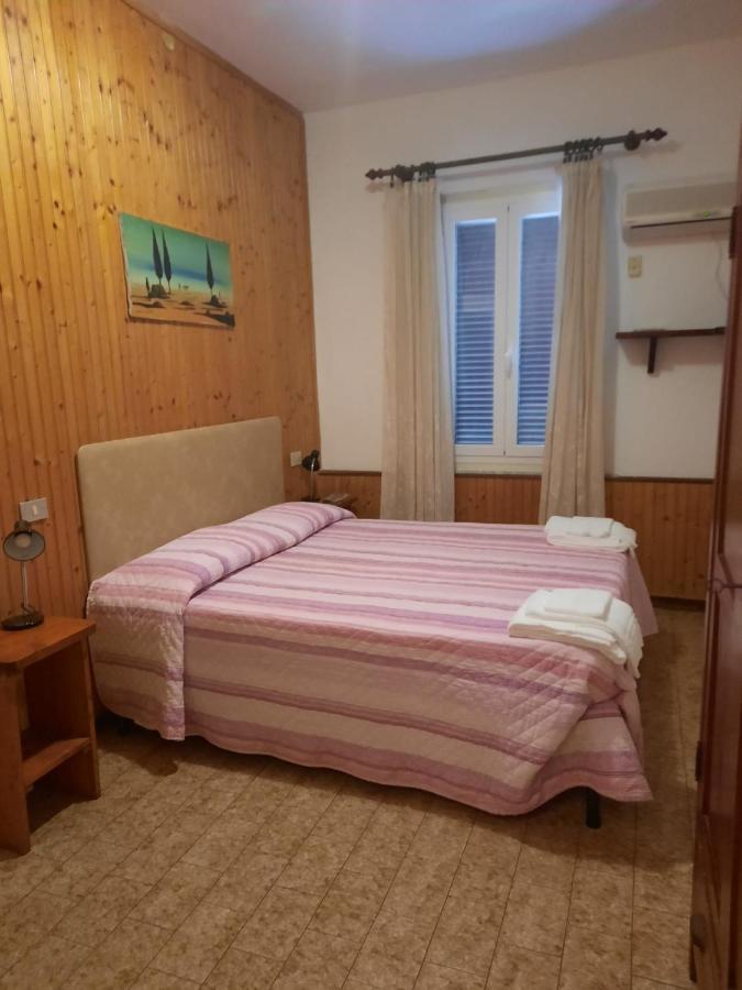 Hotel Villa Claudio Marina di Massa Eksteriør billede