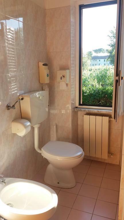 Hotel Villa Claudio Marina di Massa Eksteriør billede