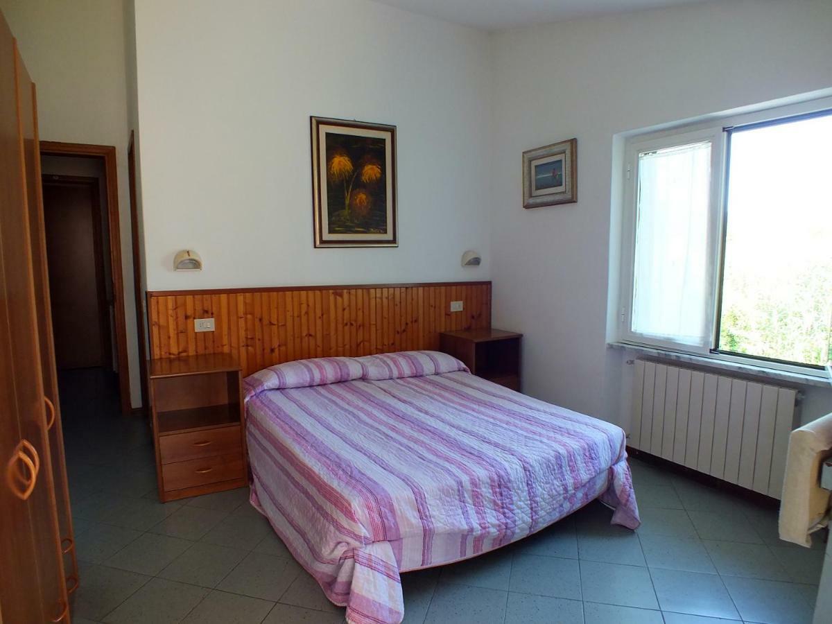 Hotel Villa Claudio Marina di Massa Eksteriør billede