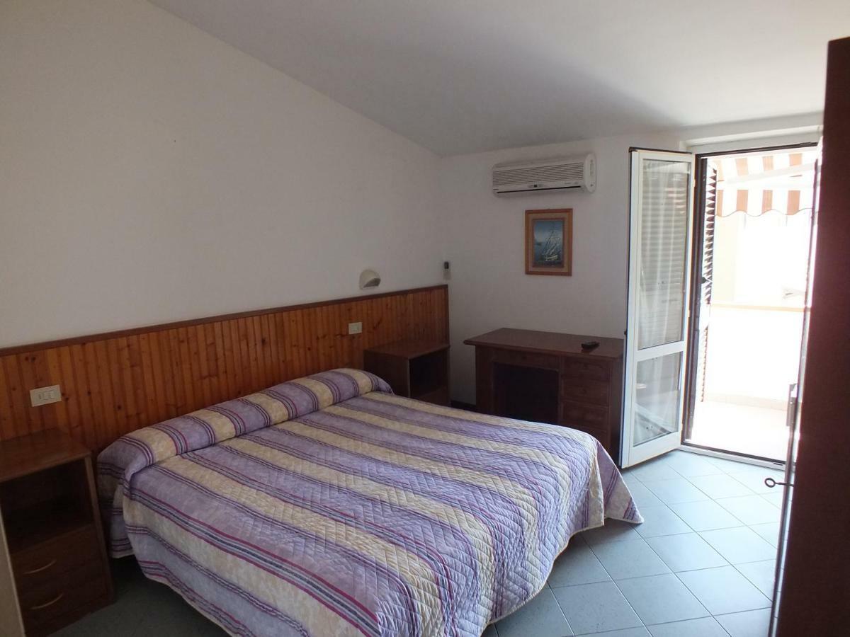 Hotel Villa Claudio Marina di Massa Eksteriør billede